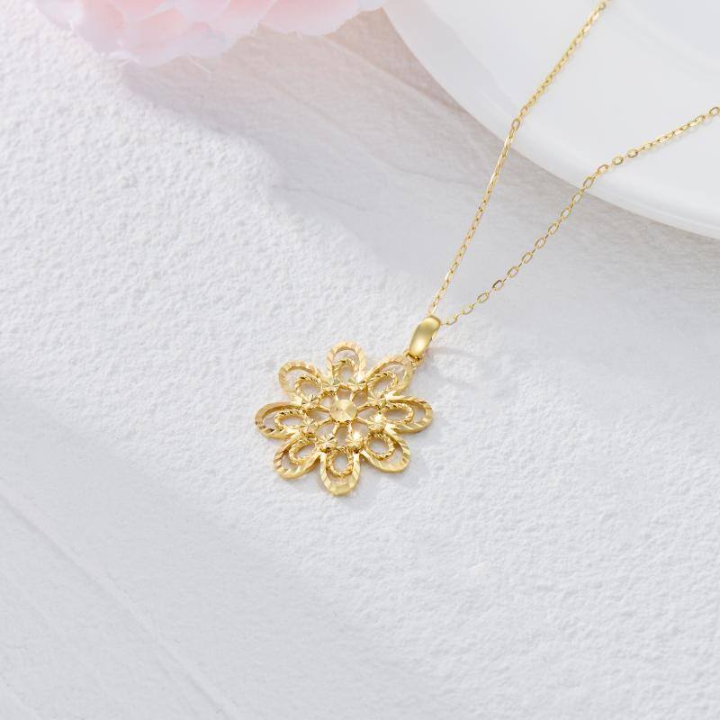14K Gold Flower Pendant Necklace